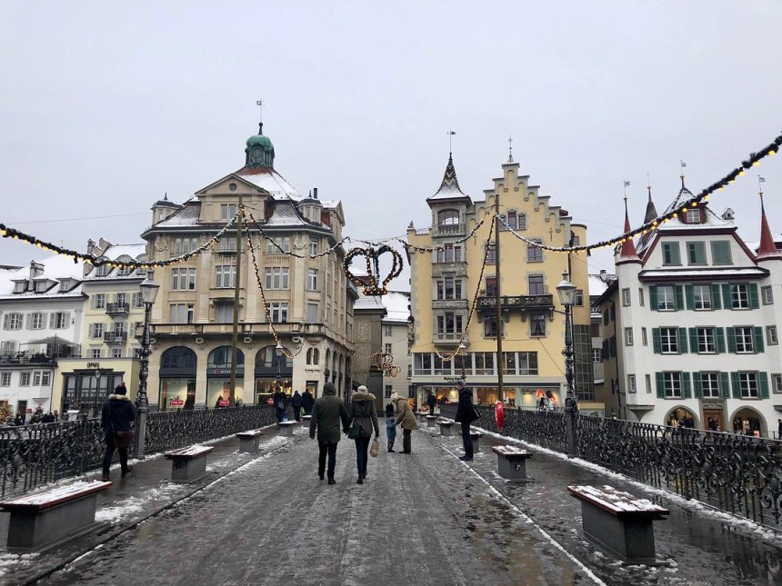 1F25AED3-9E54-44FE-9DAC-5190927BDD9A