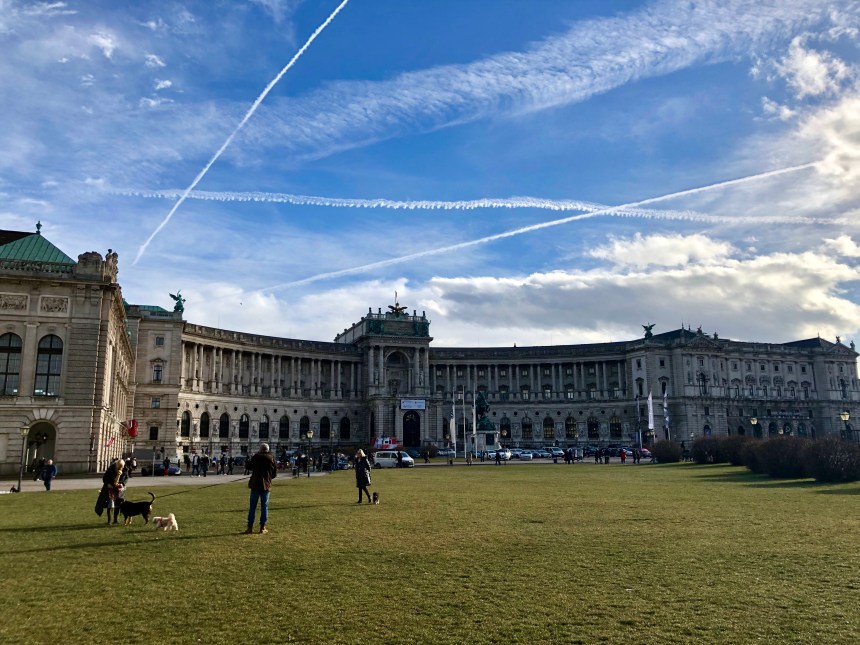 C9BBE9D3-44CD-4FF7-A657-AA01D8BAF0BE