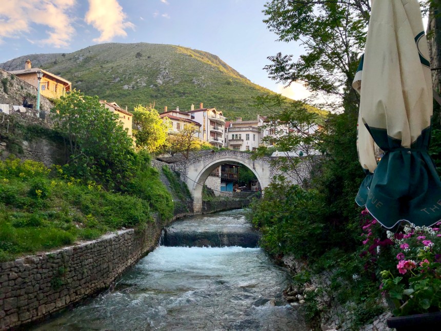 0DD33137-E5CD-49B8-A0E0-82BC211F7511