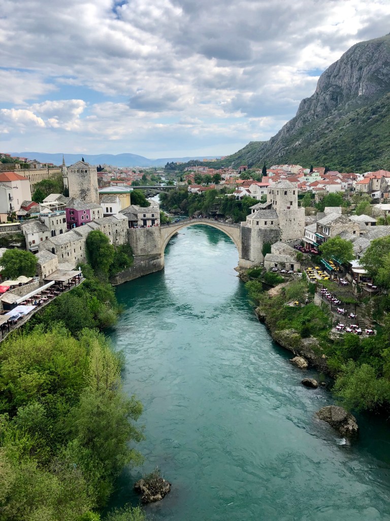 5695B8E0-9F60-4EEA-94EE-A0F3926E9156